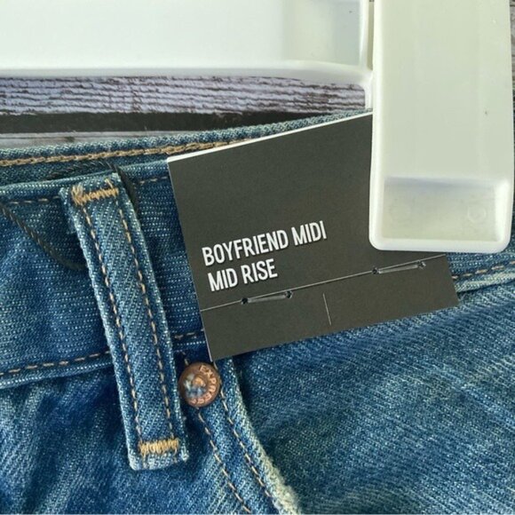NWT Express Women's Boyfriend Midi Mid-Rise Button-Fly Jean Shorts Size 2 - Picture 5 of 8